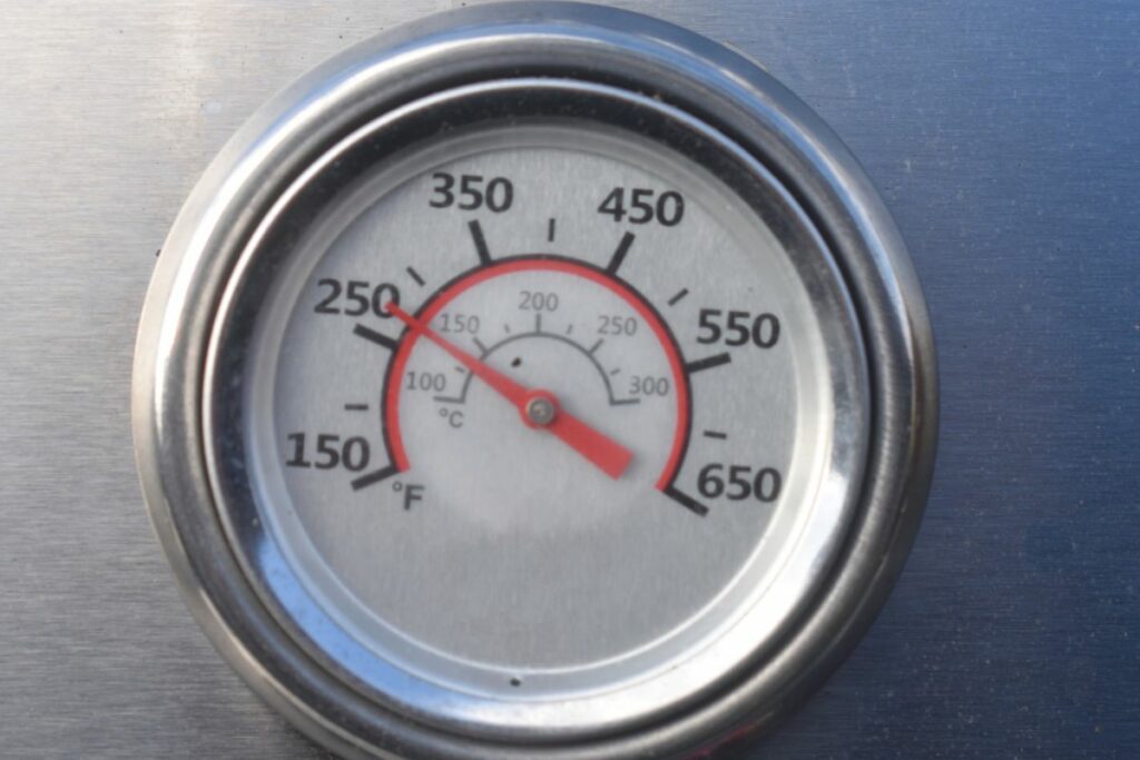 Temperature gauge on a machine